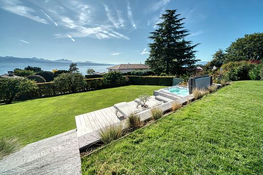 LUTRY - Magnifique villa rénovée avec belle vue sur le lac